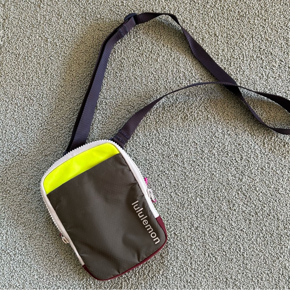 lululemon atheletica Multicolor Crossbody Belt Bag